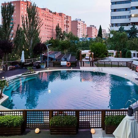 Eurostars Suites Mirasierra Madrid Exterior foto Swimming pool