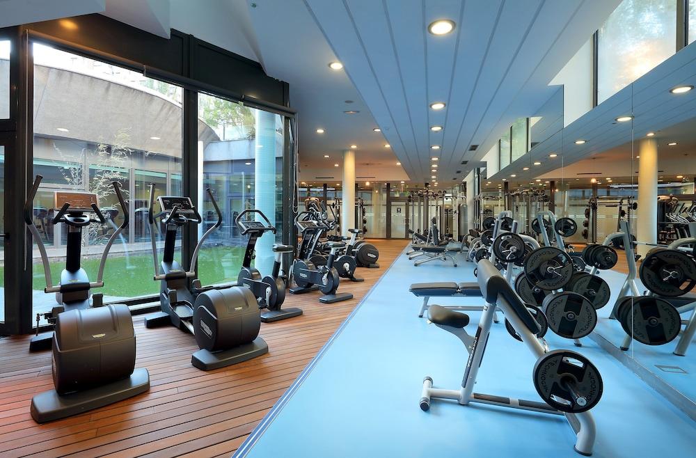 Eurostars Suites Mirasierra Madrid Exterior foto A gym in a hotel
